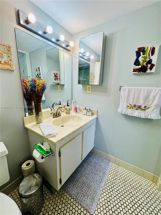 En Venta: $310,555 (2 camas, 2 baños, 1043 Pies cuadrados)