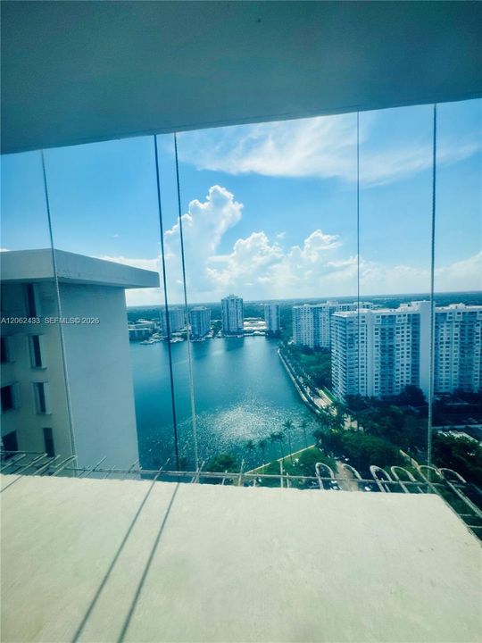 En Venta: $310,555 (2 camas, 2 baños, 1043 Pies cuadrados)