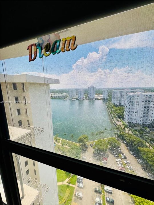En Venta: $310,555 (2 camas, 2 baños, 1043 Pies cuadrados)