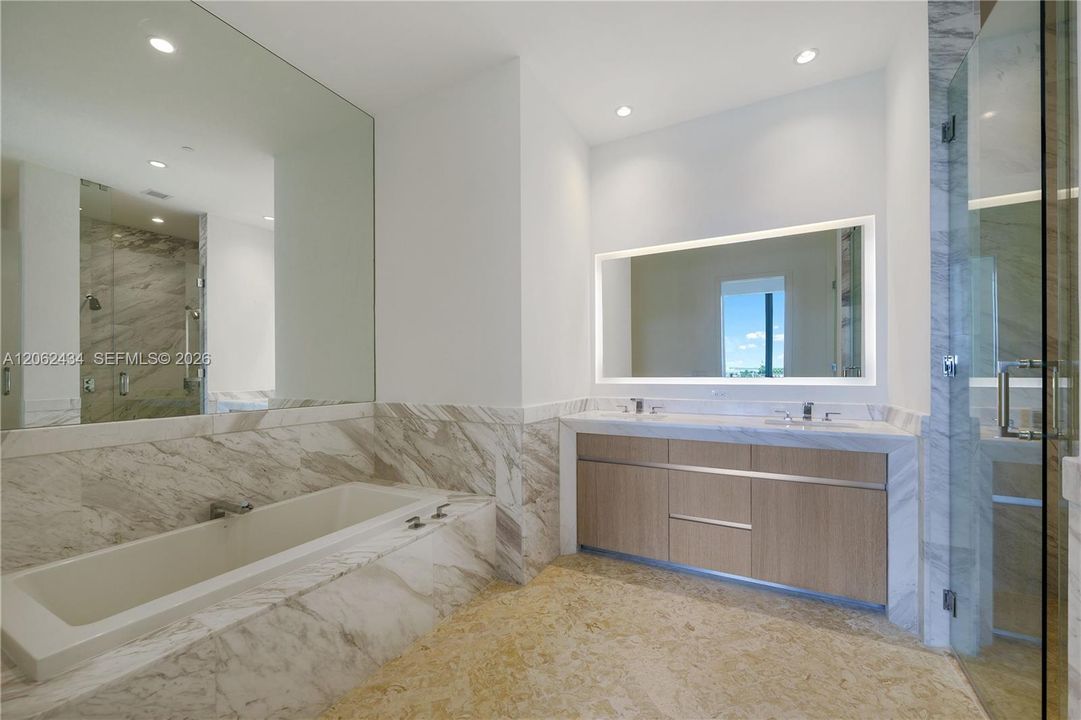 En Renta: $24,900 (2 camas, 2 baños, 1967 Pies cuadrados)