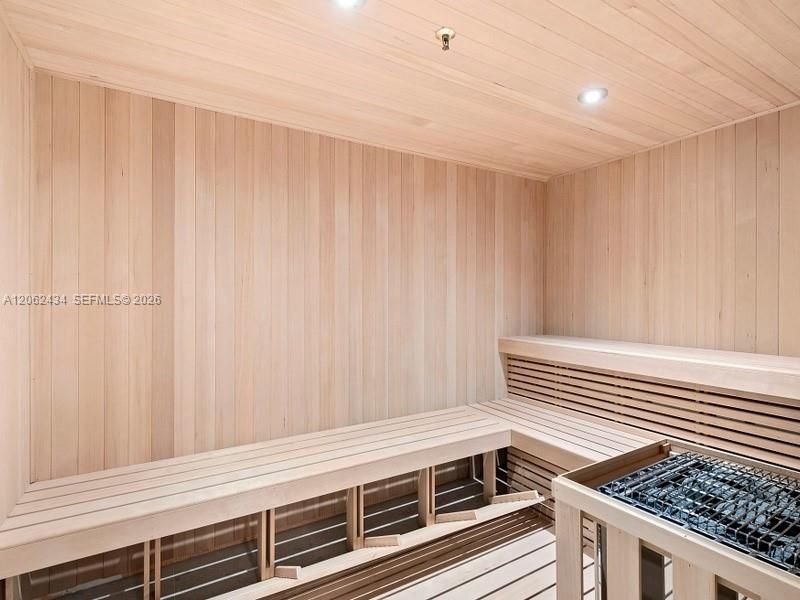En Renta: $24,900 (2 camas, 2 baños, 1967 Pies cuadrados)