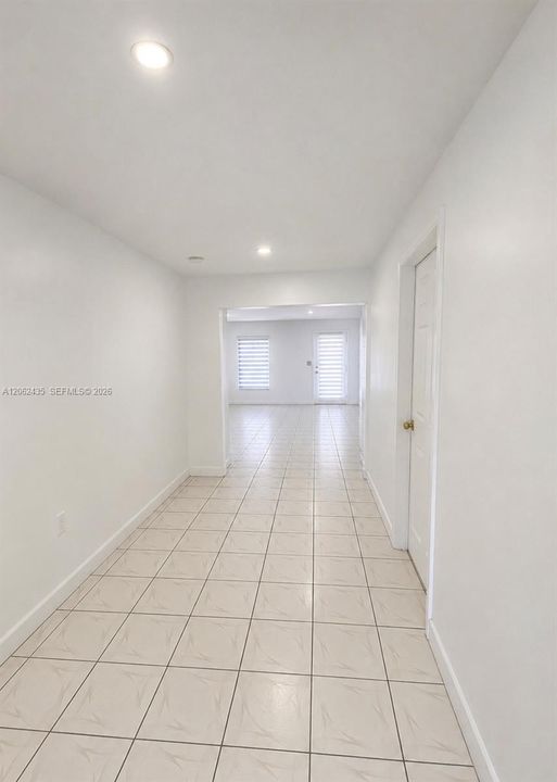 En Renta: $3,450 (3 camas, 1 baños, 2204 Pies cuadrados)