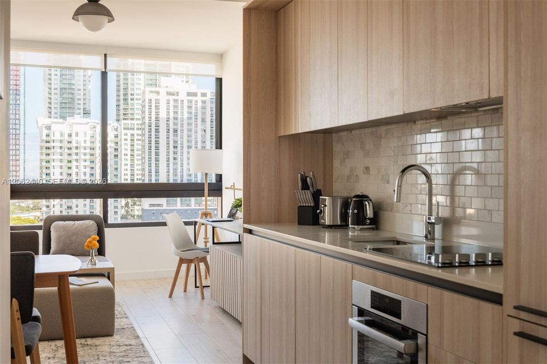 For Sale: $949,000 (2 beds, 2 baths, 696 Square Feet)