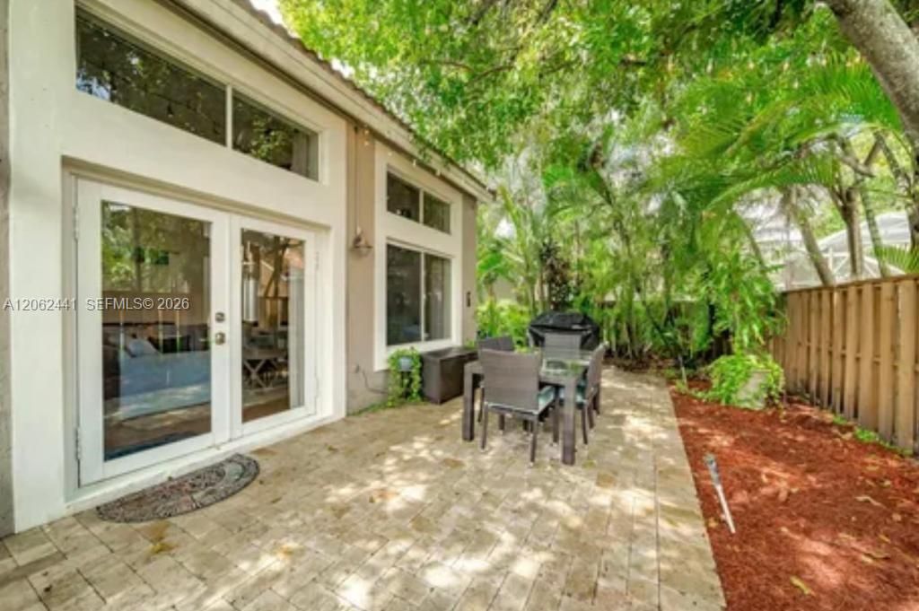 В аренду: $4,600 (3 спален, 2 ванн, 2187 Квадратных фут)