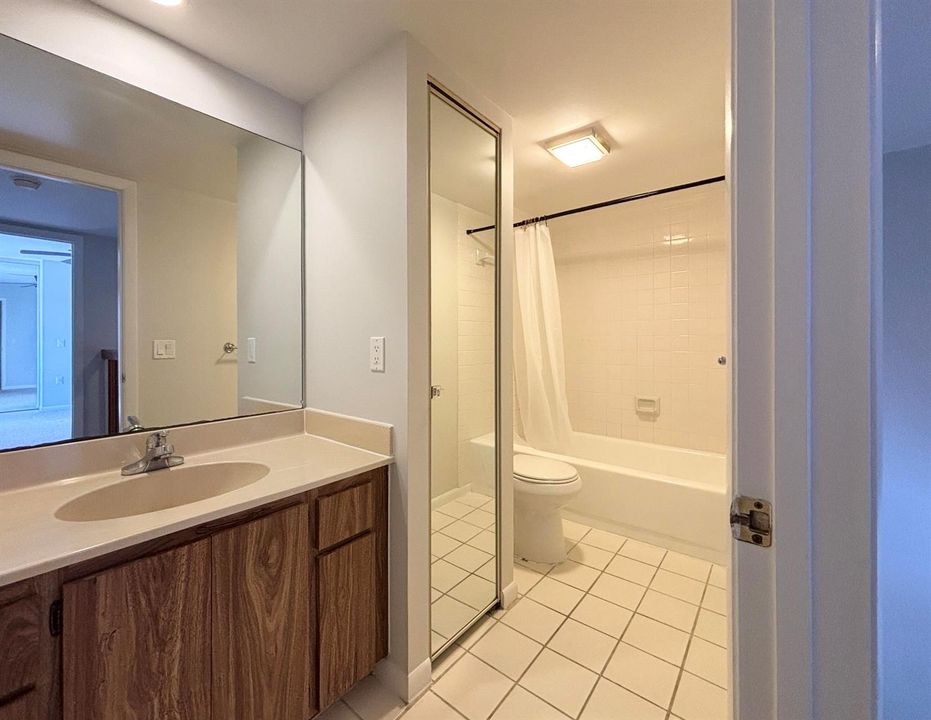 Upstairs Bath with tub/shower combo