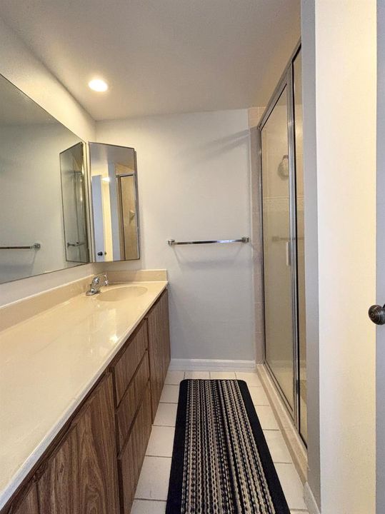 Primary Bathroom/Ensuite Bathroom