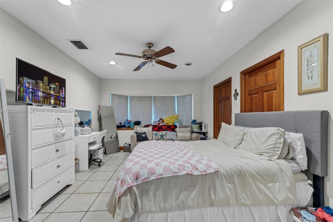 En Venta: $3,495,000 (5 camas, 6 baños, 3684 Pies cuadrados)