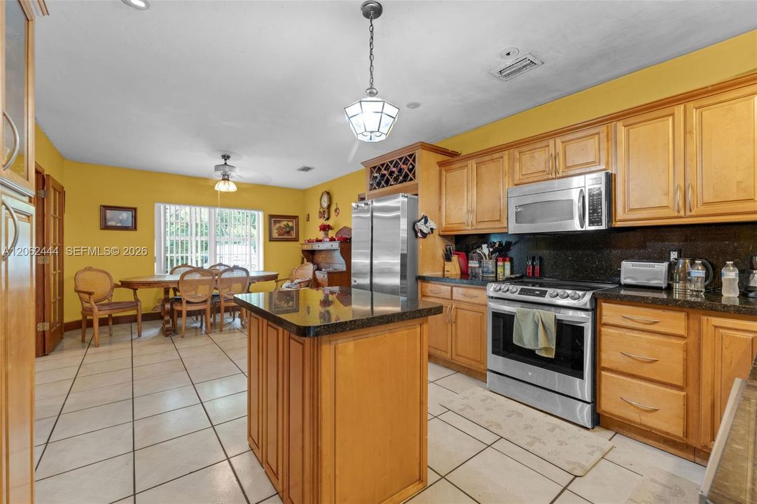 En Venta: $3,495,000 (5 camas, 6 baños, 3684 Pies cuadrados)