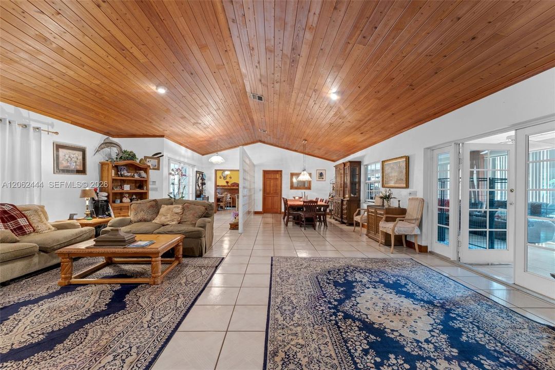 En Venta: $3,495,000 (5 camas, 6 baños, 3684 Pies cuadrados)