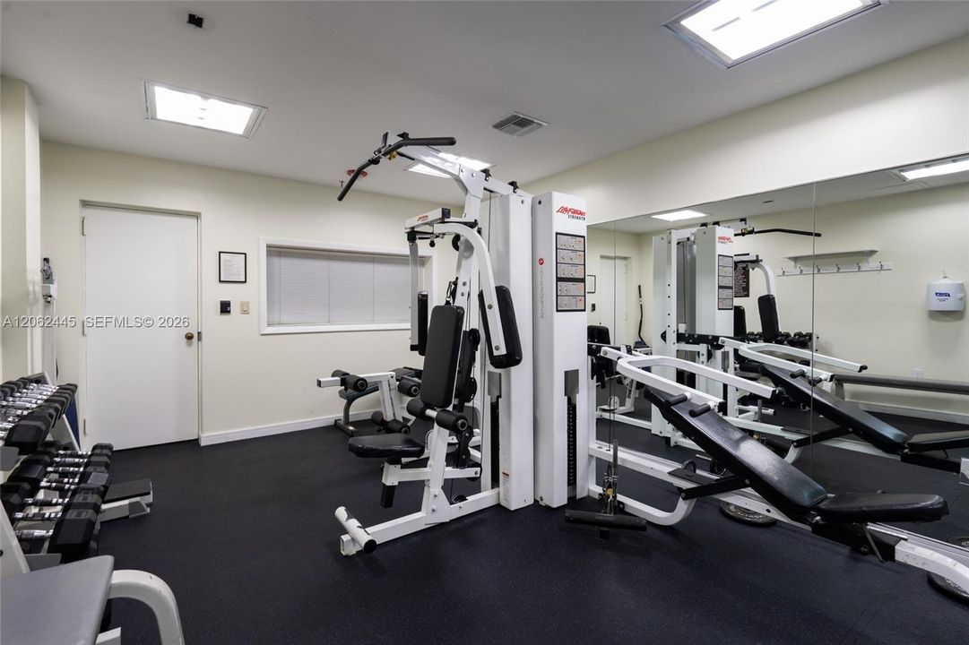 For Rent: $4,950 (3 beds, 2 baths, 1587 Square Feet)
