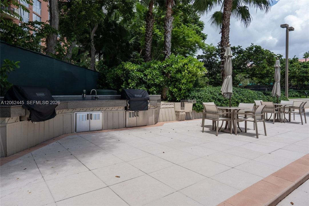 For Rent: $4,950 (3 beds, 2 baths, 1587 Square Feet)