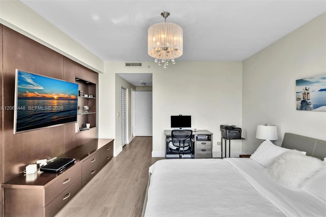 For Rent: $6,300 (2 beds, 2 baths, 1694 Square Feet)
