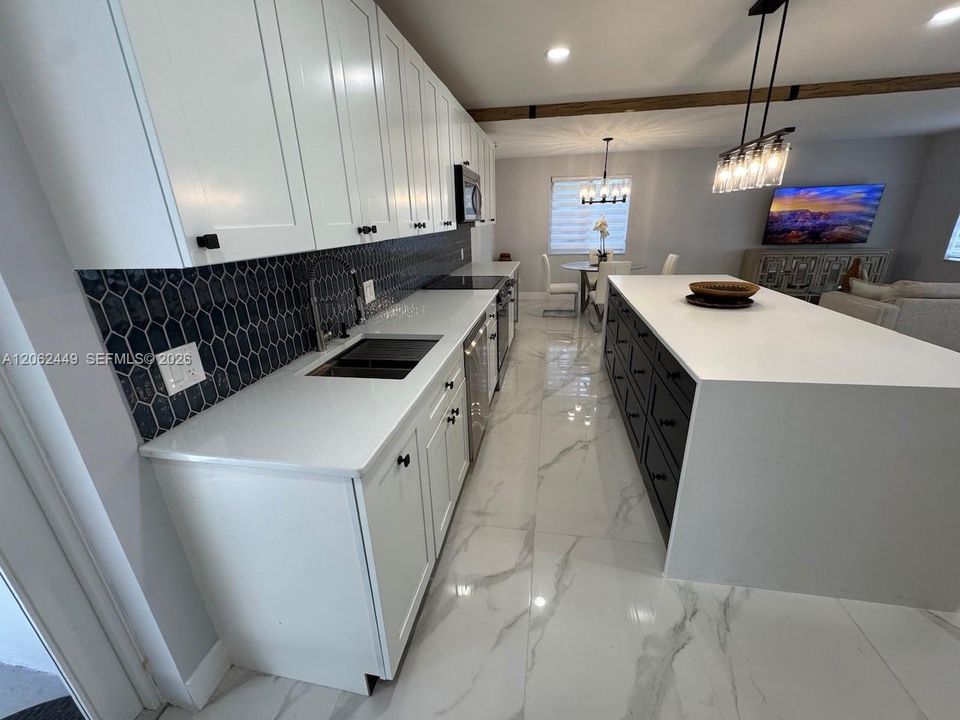 В аренду: $4,600 (4 спален, 2 ванн, 1762 Квадратных фут)