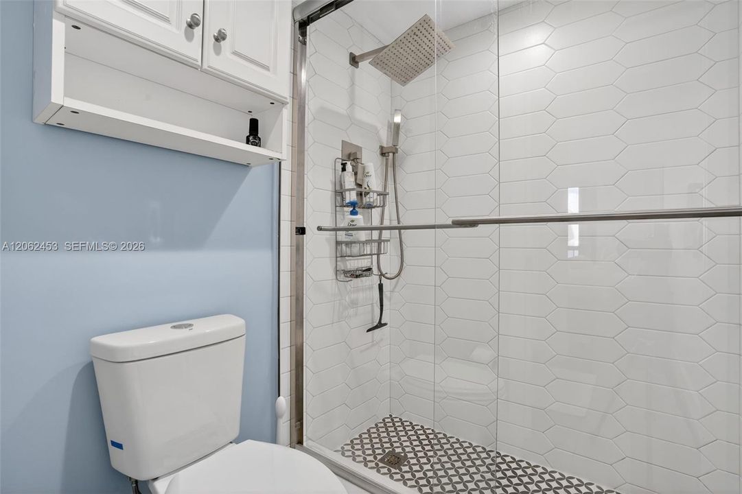 На продажу: $430,000 (2 спален, 2 ванн, 1023 Квадратных фут)