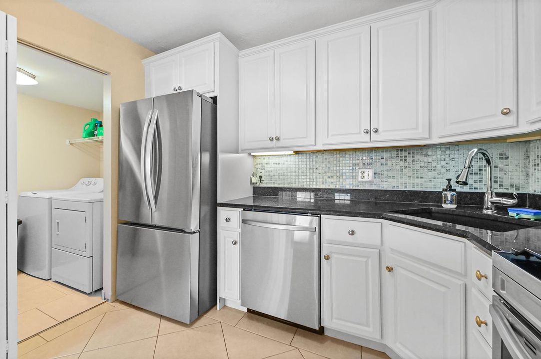 14 Kitchen 04