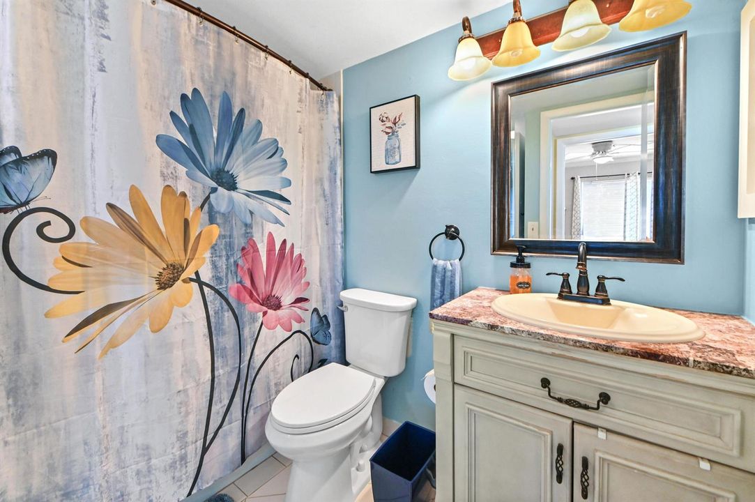 22 Bathroom 01