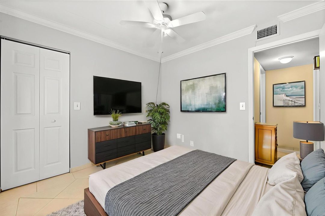 17-bedroom-02_VS_decl