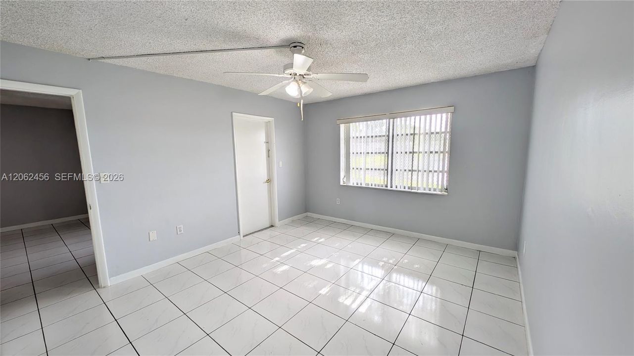 For Sale: $149,997 (2 beds, 2 baths, 1025 Square Feet)