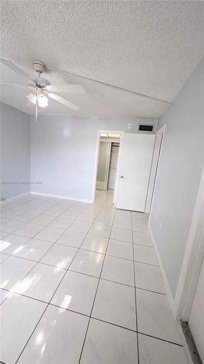 For Sale: $149,997 (2 beds, 2 baths, 1025 Square Feet)