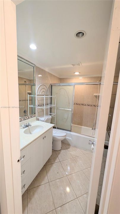For Sale: $149,997 (2 beds, 2 baths, 1025 Square Feet)