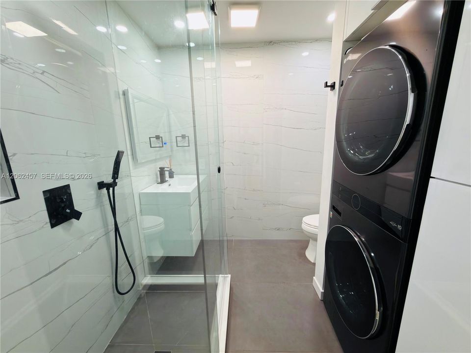 В аренду: $4,000 (4 спален, 3 ванн, 1712 Квадратных фут)