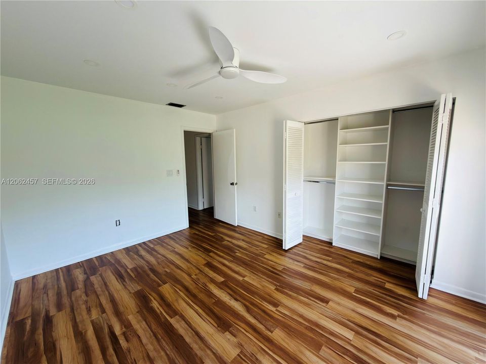 В аренду: $4,000 (4 спален, 3 ванн, 1712 Квадратных фут)