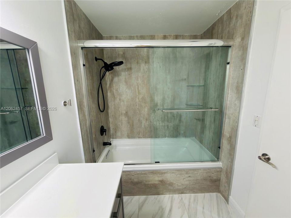 В аренду: $4,000 (4 спален, 3 ванн, 1712 Квадратных фут)