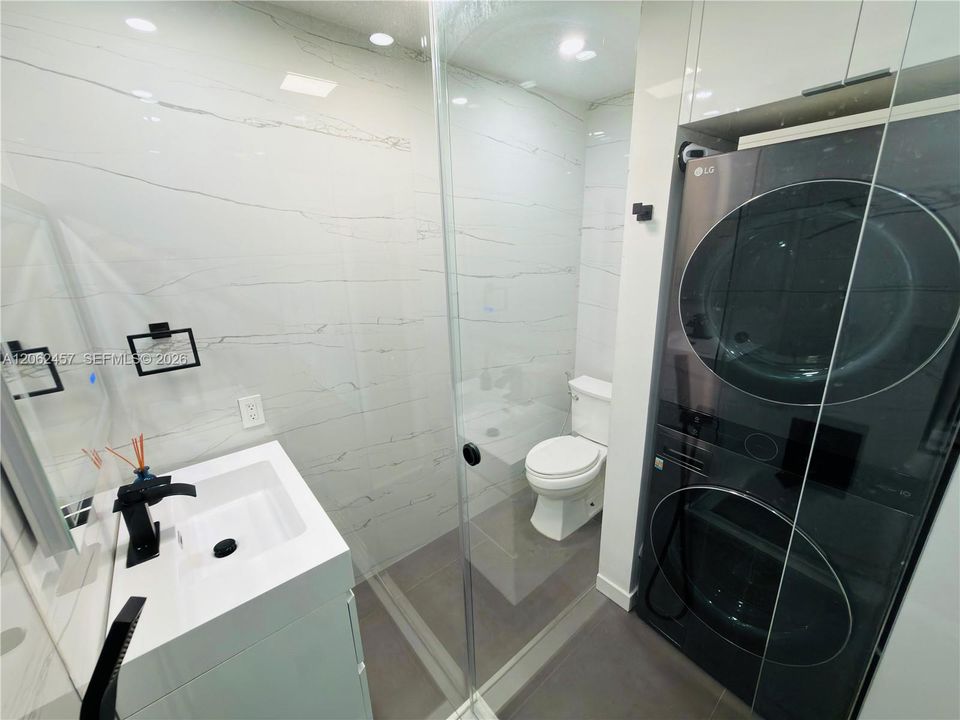 В аренду: $4,000 (4 спален, 3 ванн, 1712 Квадратных фут)