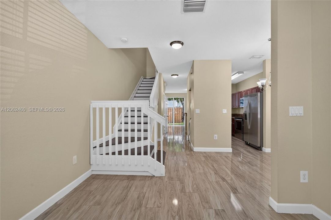 For Sale: $260,000 (3 beds, 2 baths, 1325 Square Feet)