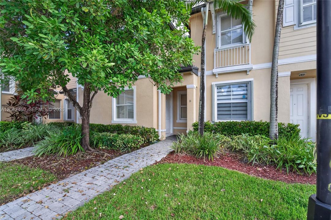 For Sale: $260,000 (3 beds, 2 baths, 1325 Square Feet)