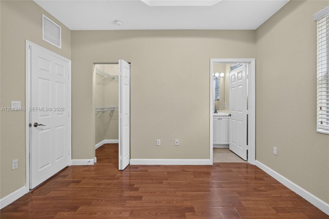 For Sale: $260,000 (3 beds, 2 baths, 1325 Square Feet)