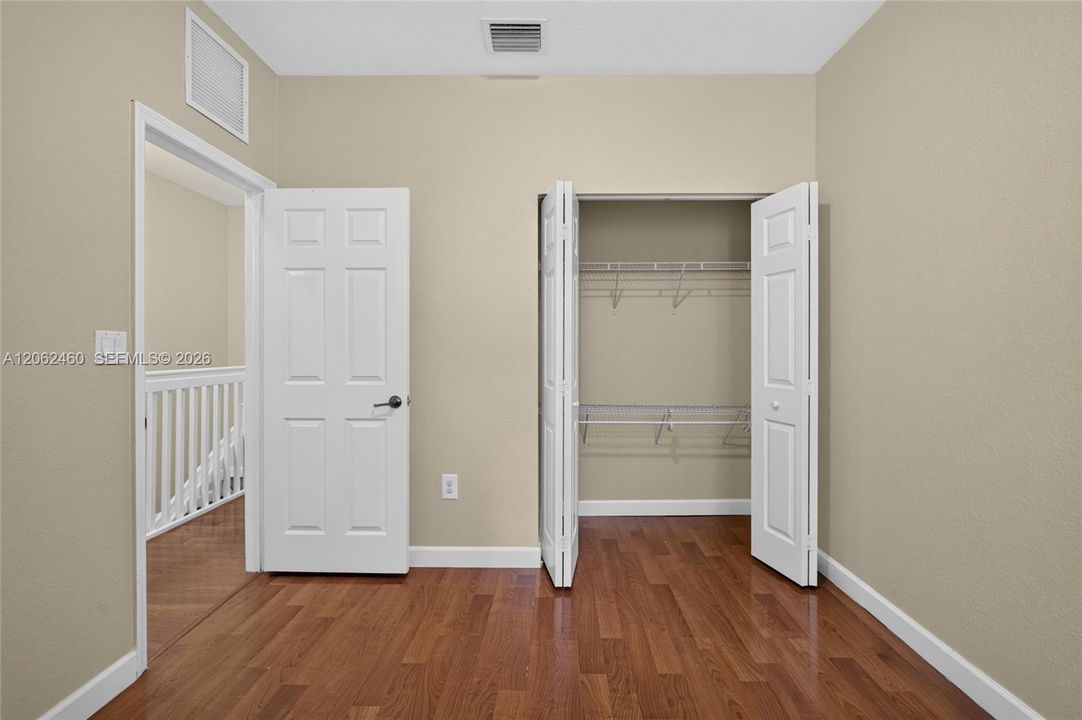 For Sale: $260,000 (3 beds, 2 baths, 1325 Square Feet)