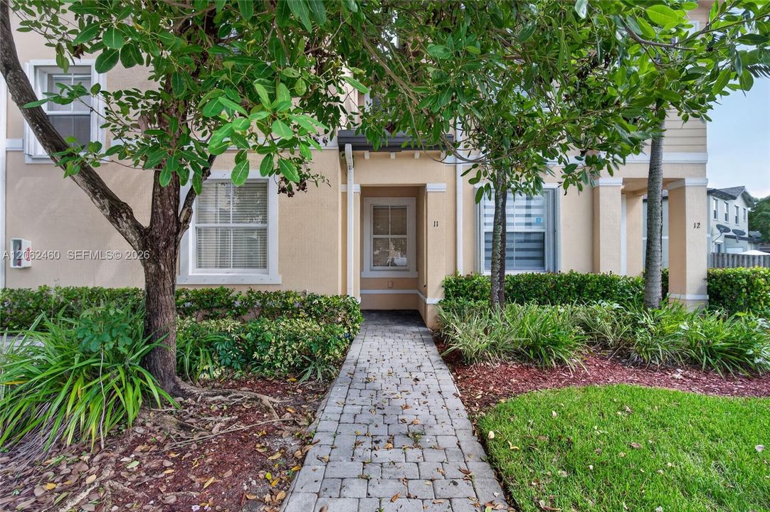 For Sale: $260,000 (3 beds, 2 baths, 1325 Square Feet)