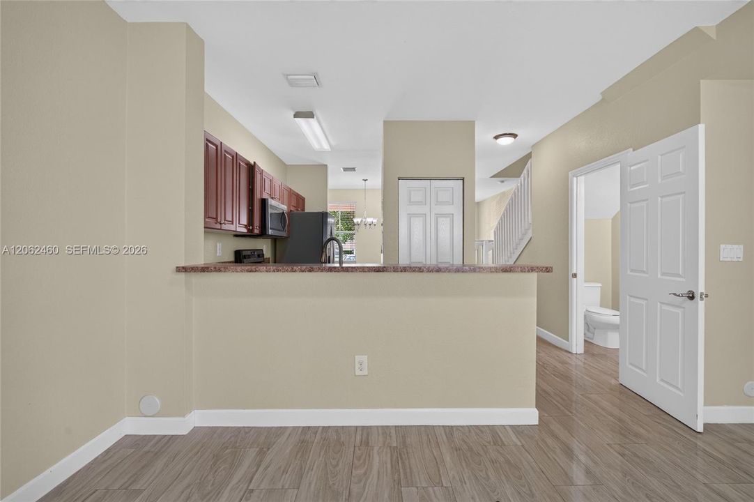 For Sale: $260,000 (3 beds, 2 baths, 1325 Square Feet)