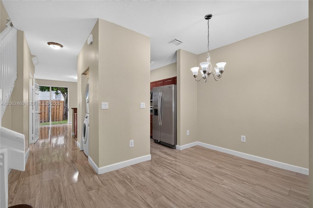 For Sale: $260,000 (3 beds, 2 baths, 1325 Square Feet)