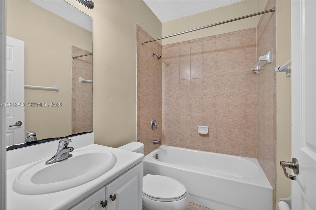 For Sale: $260,000 (3 beds, 2 baths, 1325 Square Feet)