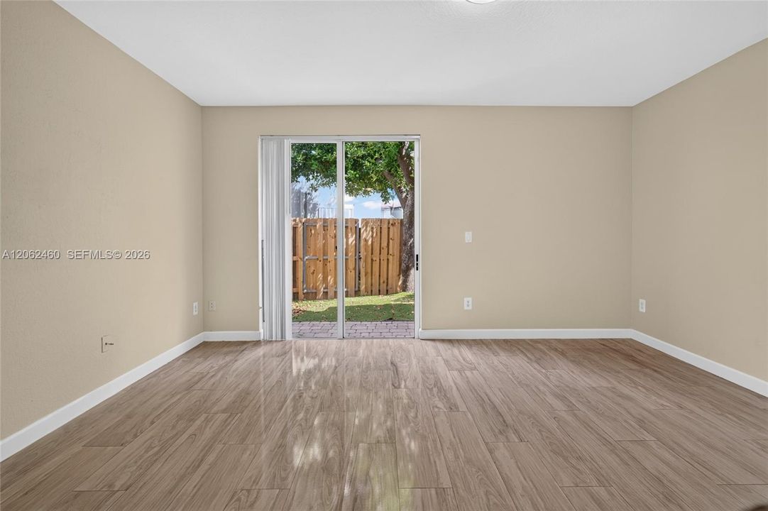 For Sale: $260,000 (3 beds, 2 baths, 1325 Square Feet)