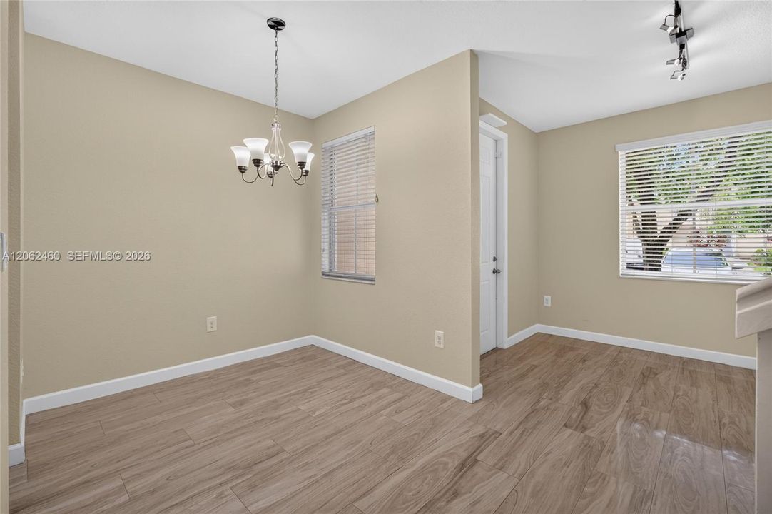 For Sale: $260,000 (3 beds, 2 baths, 1325 Square Feet)
