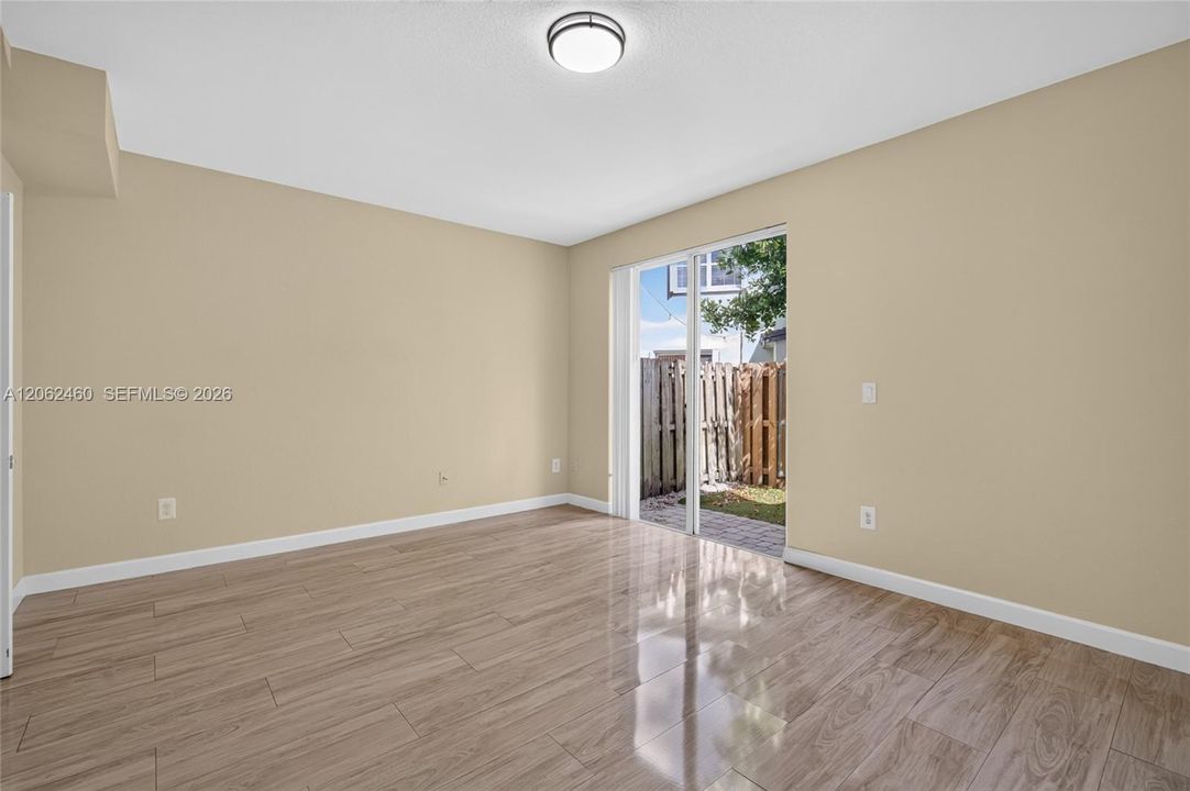For Sale: $260,000 (3 beds, 2 baths, 1325 Square Feet)