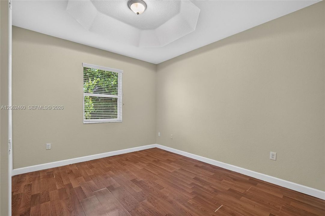 For Sale: $260,000 (3 beds, 2 baths, 1325 Square Feet)