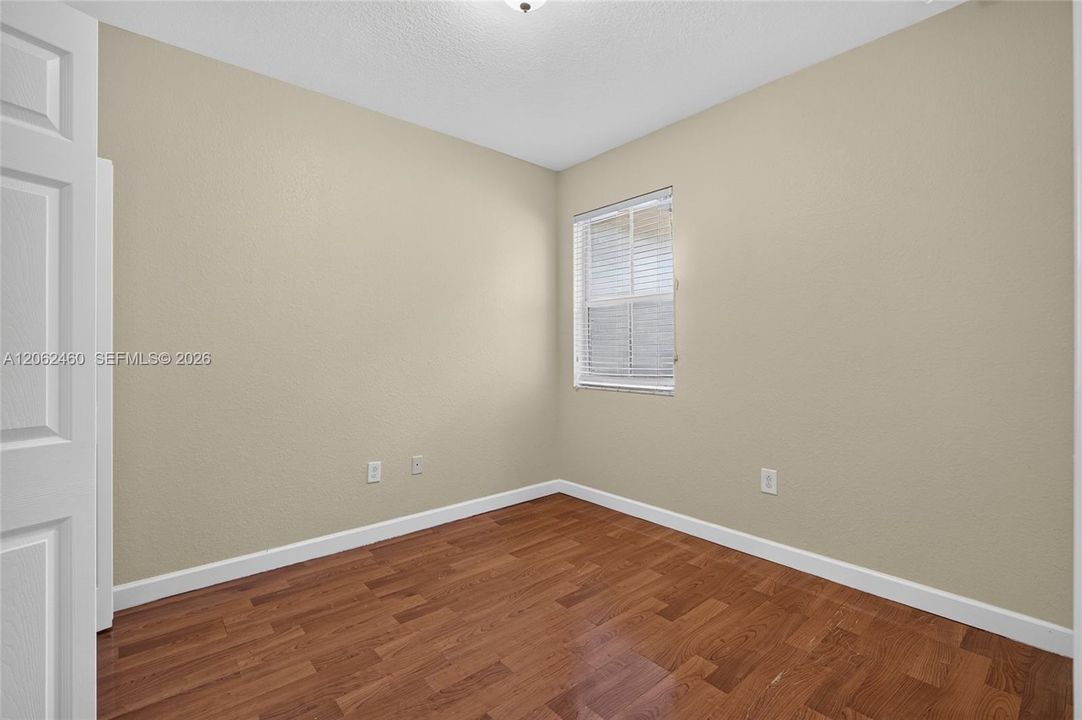 For Sale: $260,000 (3 beds, 2 baths, 1325 Square Feet)