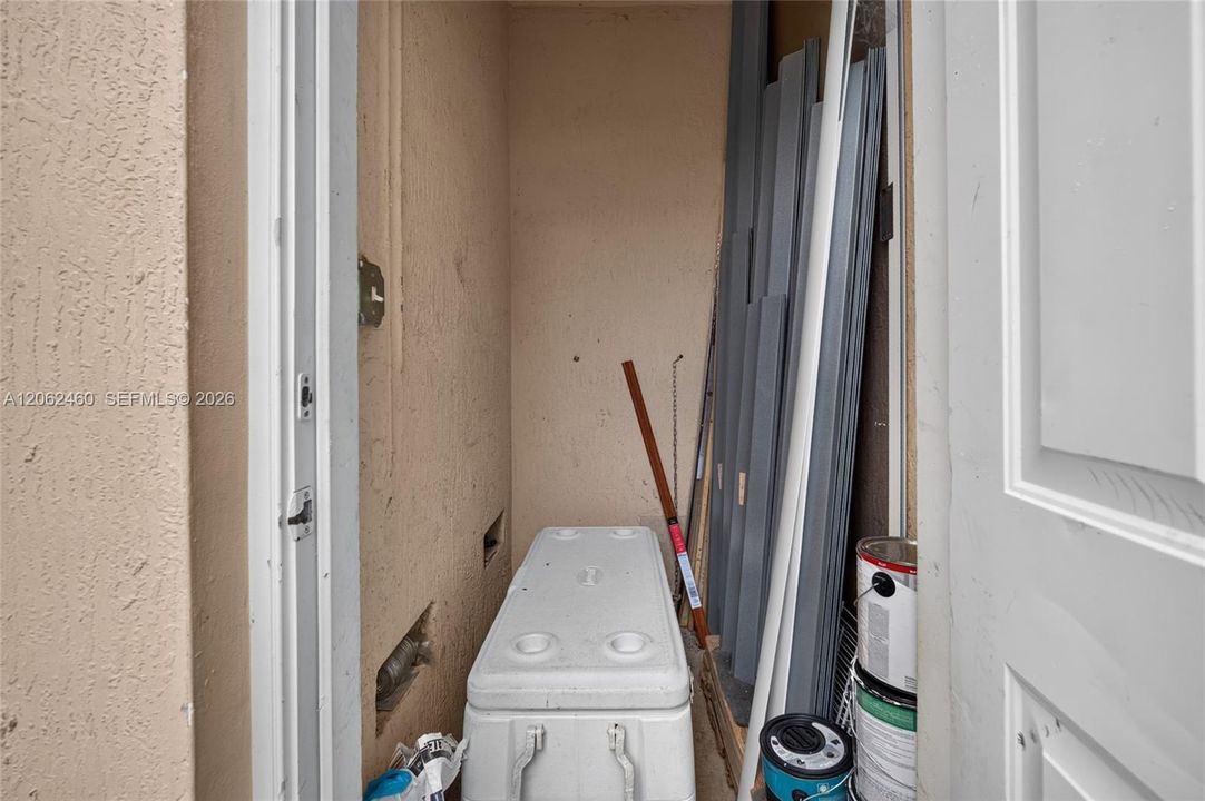 For Sale: $260,000 (3 beds, 2 baths, 1325 Square Feet)