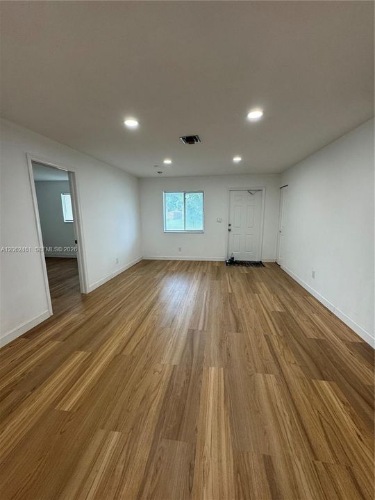 На продажу: $414,500 (3 спален, 2 ванн, 1160 Квадратных фут)