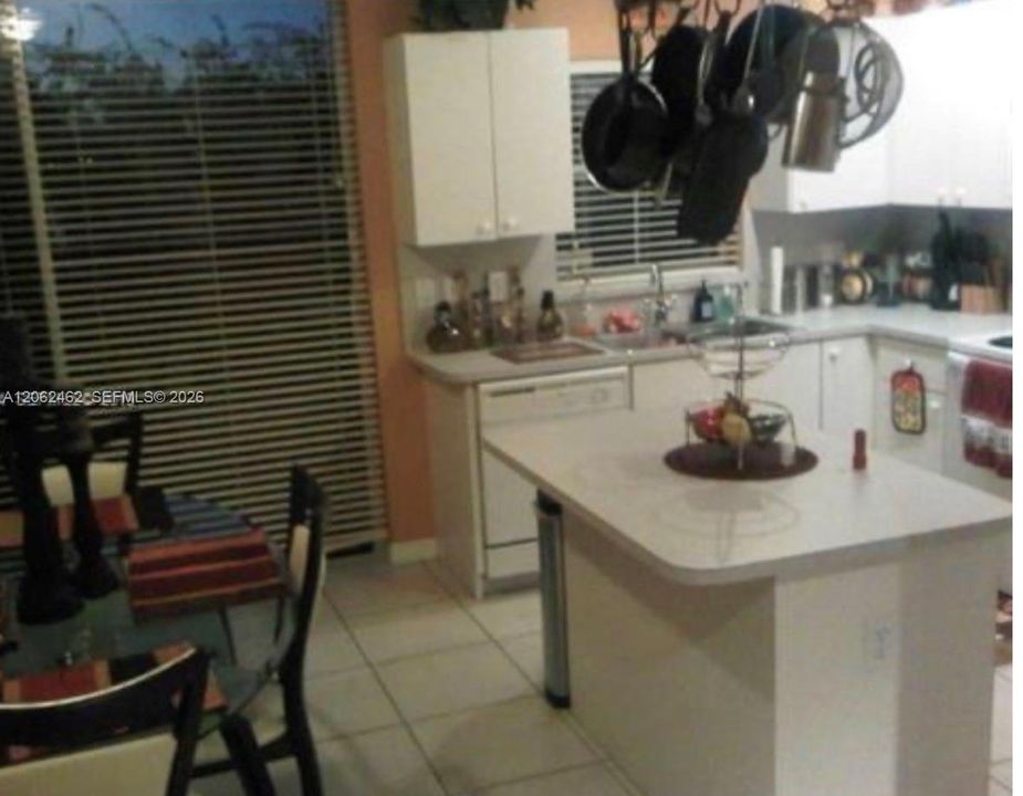 For Rent: $2,700 (2 beds, 2 baths, 1050 Square Feet)