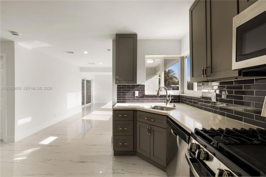 En Venta: $585,000 (3 camas, 2 baños, 1112 Pies cuadrados)