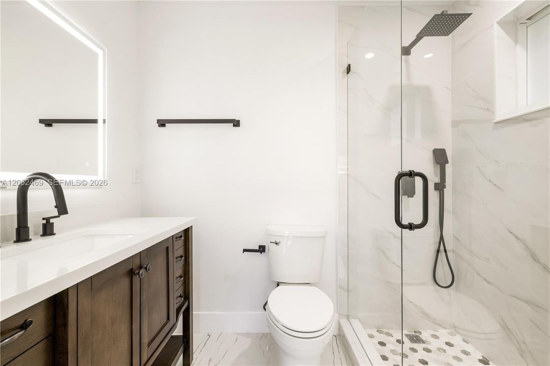 En Venta: $585,000 (3 camas, 2 baños, 1112 Pies cuadrados)