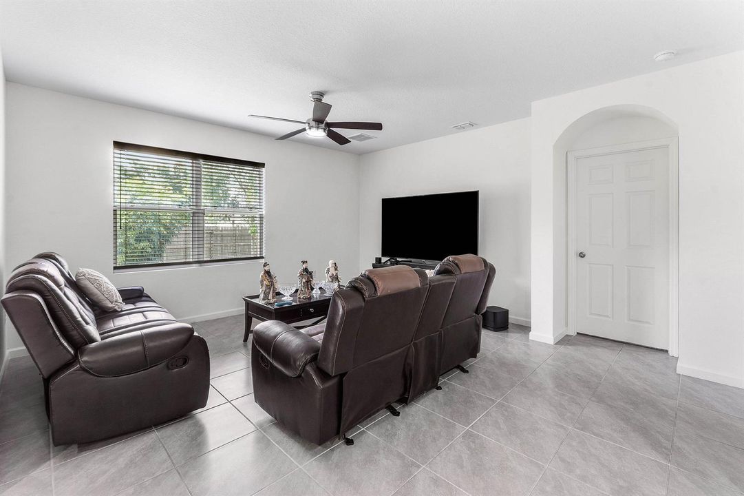 011-626SouthwestEsterAvenue-PortStLucie-