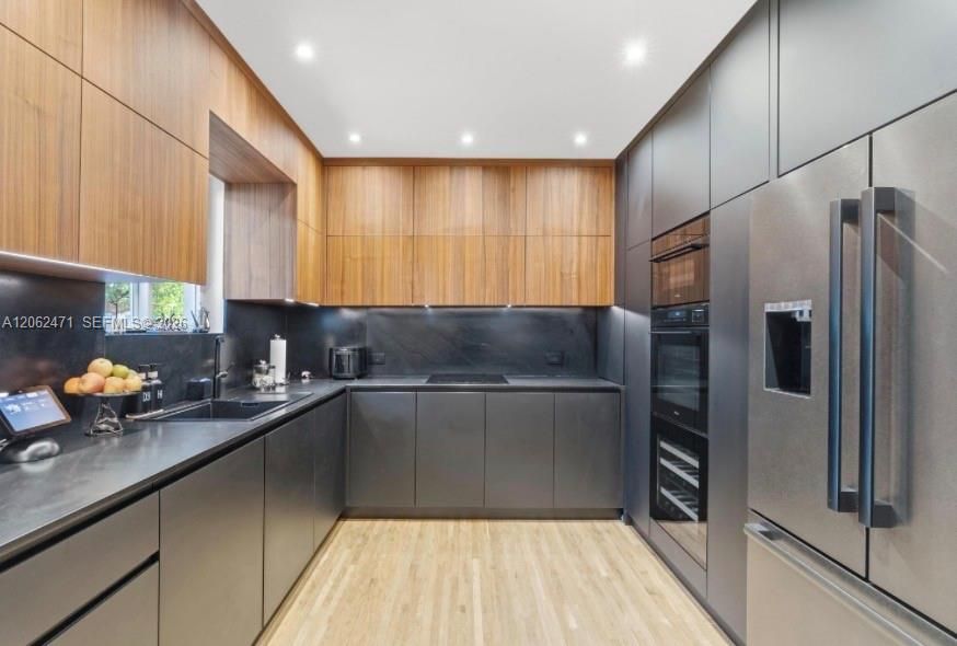 В аренду: $8,300 (3 спален, 2 ванн, 1716 Квадратных фут)