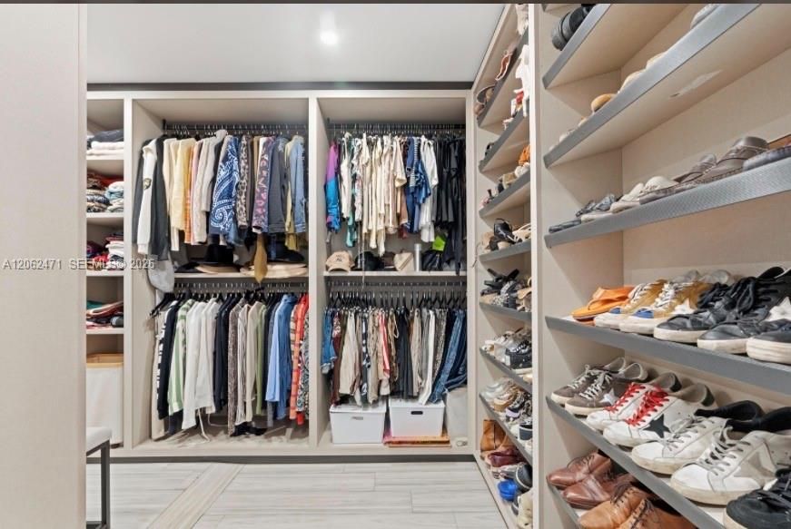В аренду: $8,300 (3 спален, 2 ванн, 1716 Квадратных фут)