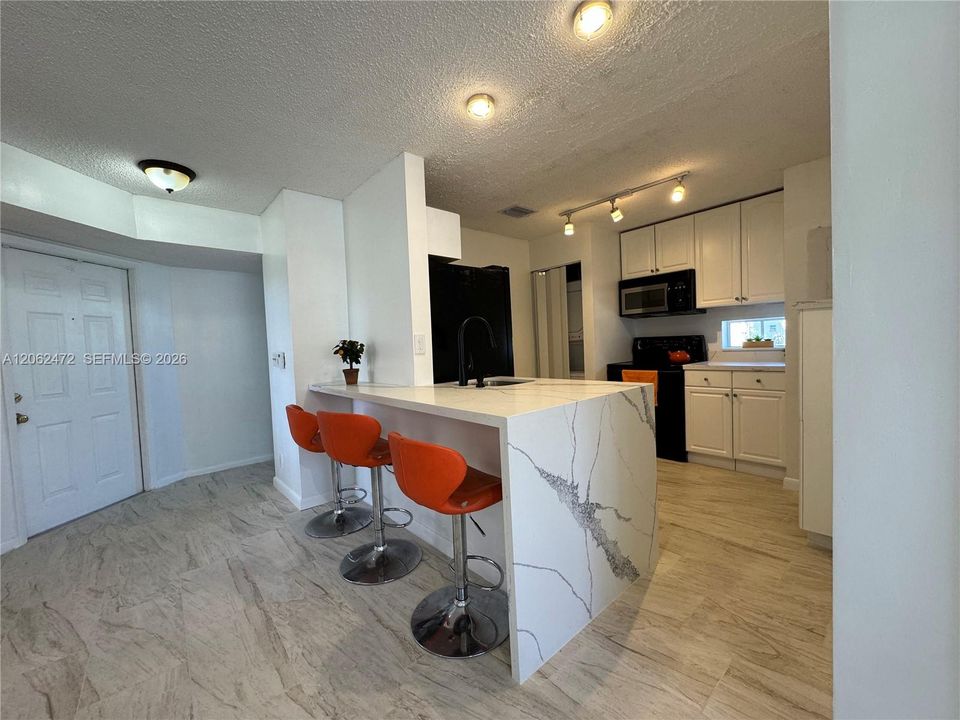 En Venta: $225,000 (2 camas, 2 baños, 805 Pies cuadrados)